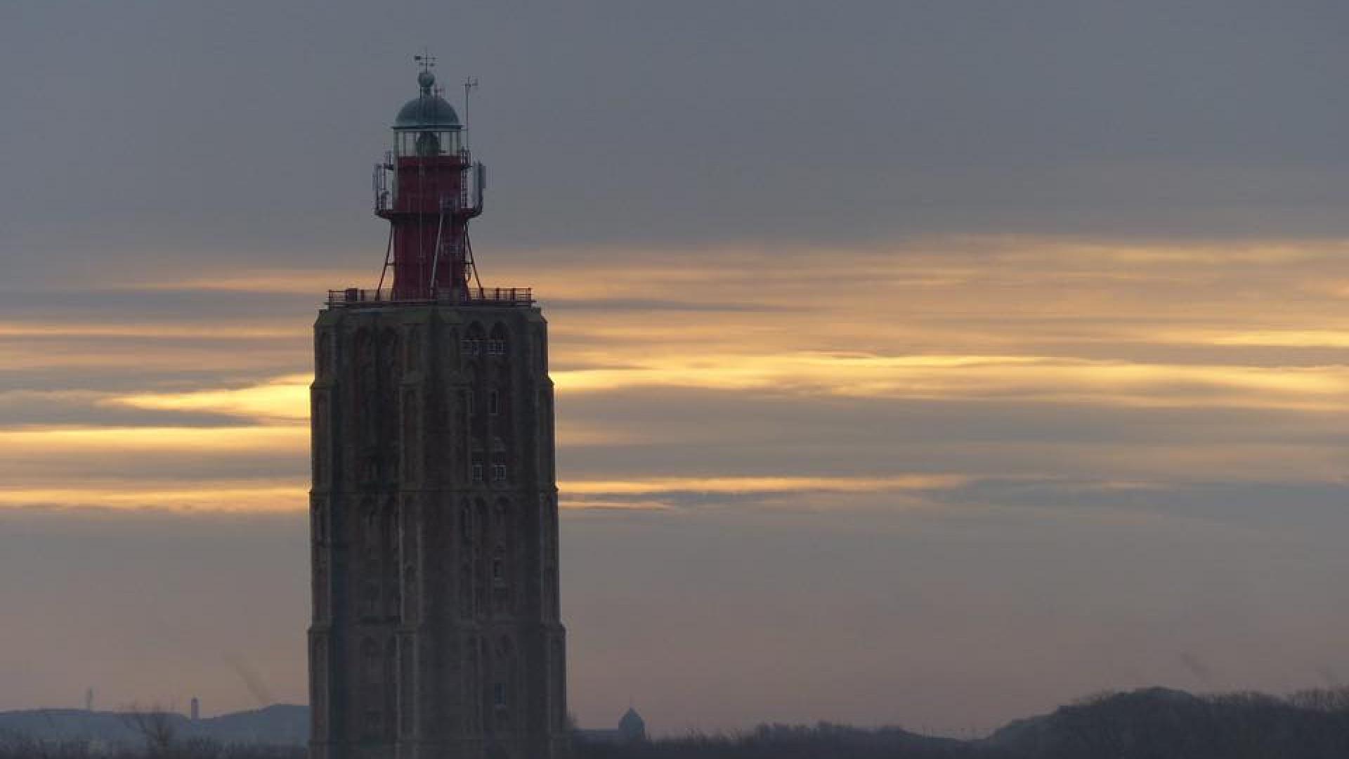 westkapelle vuurtoren en zon.jpg